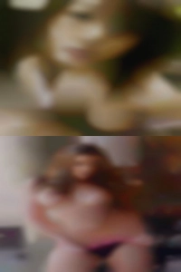 Nice & Horny woman free naked by night.